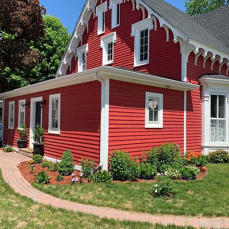 The Red House Fredericton Bed and Breakfast Eksteriør billede