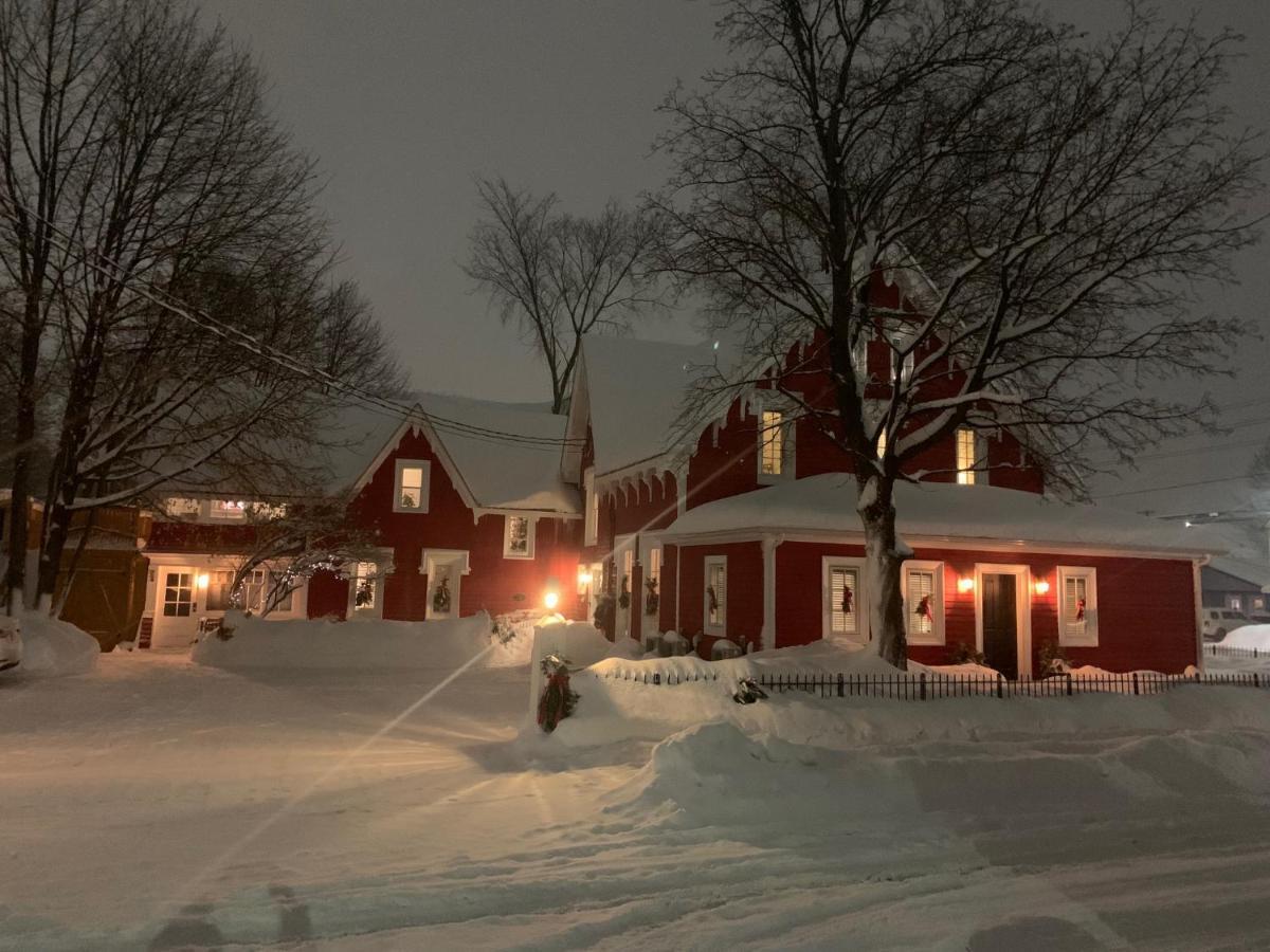 The Red House Fredericton Bed and Breakfast Eksteriør billede