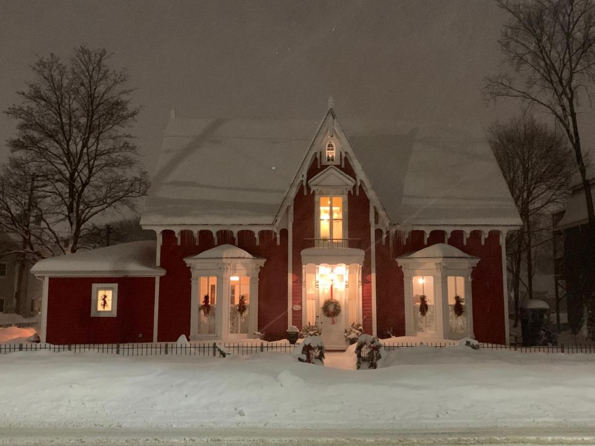 The Red House Fredericton Bed and Breakfast Eksteriør billede