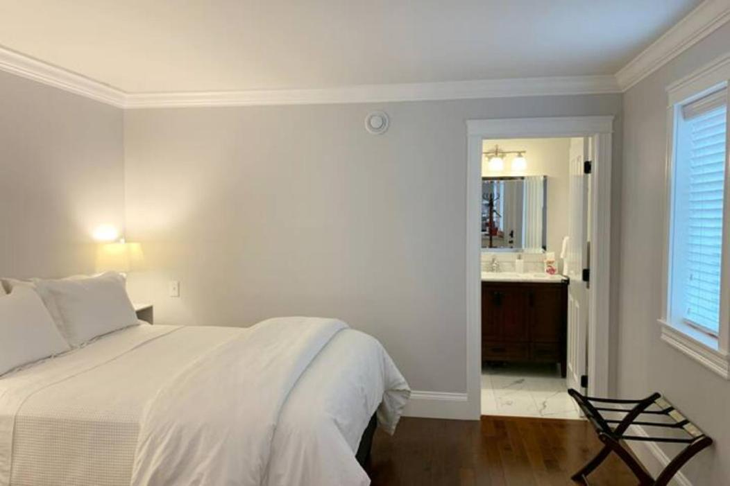 The Red House Fredericton Bed and Breakfast Værelse billede